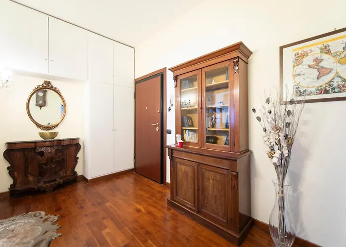 Bright Flat Close To The Centre アパート